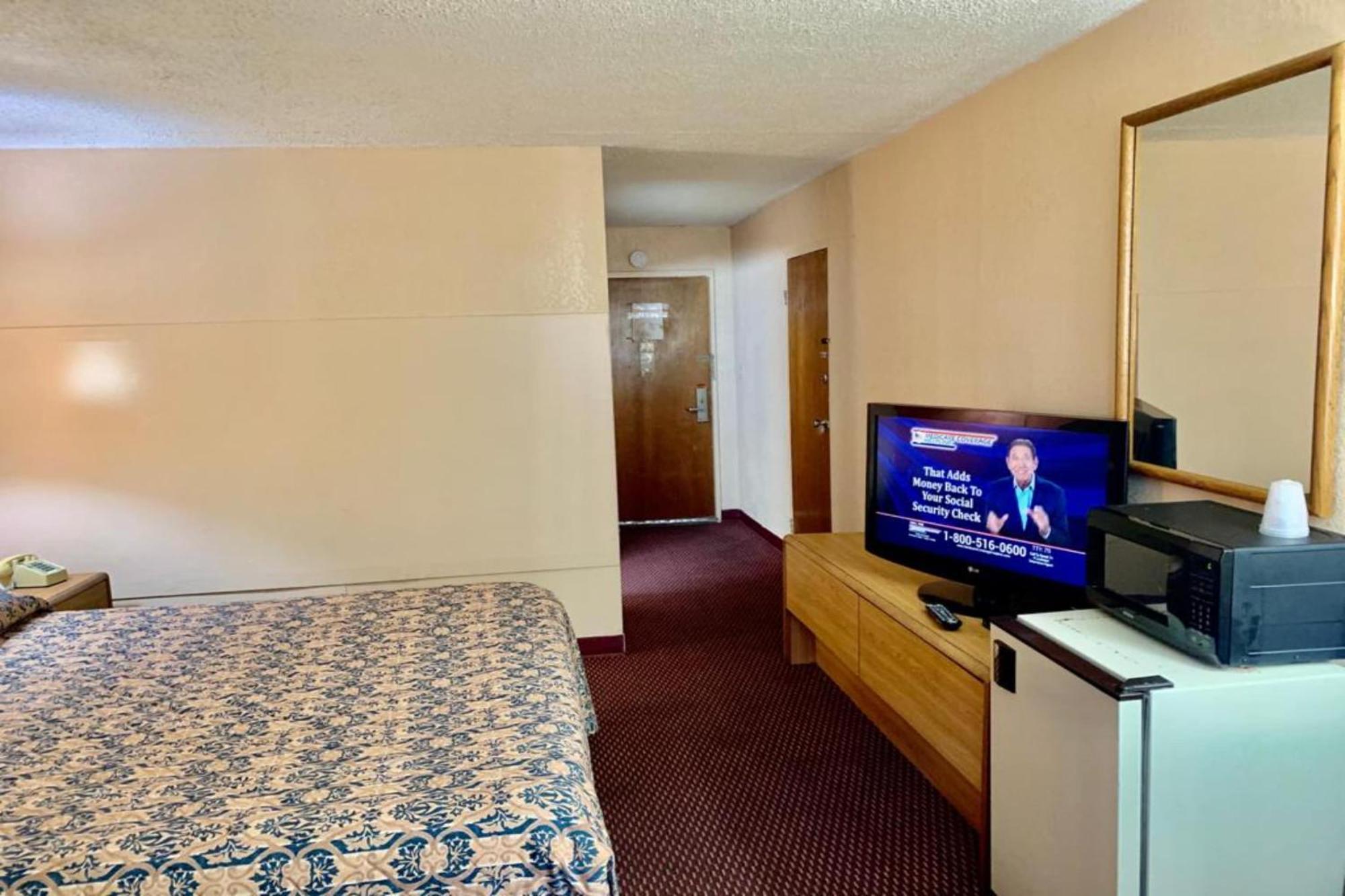 Red Carpet Inn & Suites Lima -Listing Partner ภายนอก รูปภาพ
