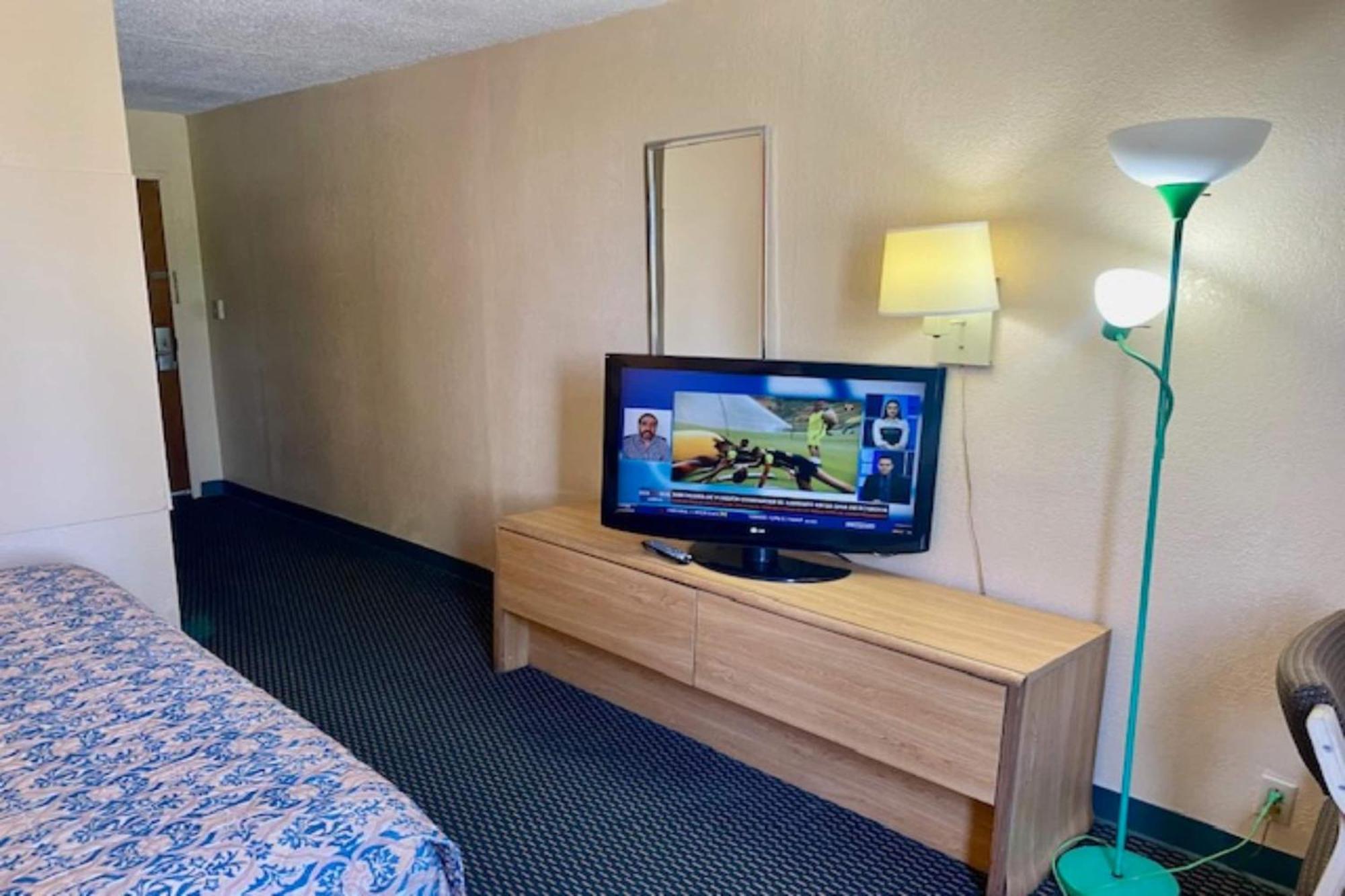 Red Carpet Inn & Suites Lima -Listing Partner ภายนอก รูปภาพ
