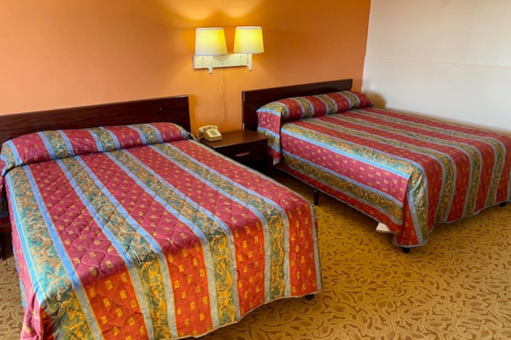 Red Carpet Inn & Suites Lima -Listing Partner ภายนอก รูปภาพ
