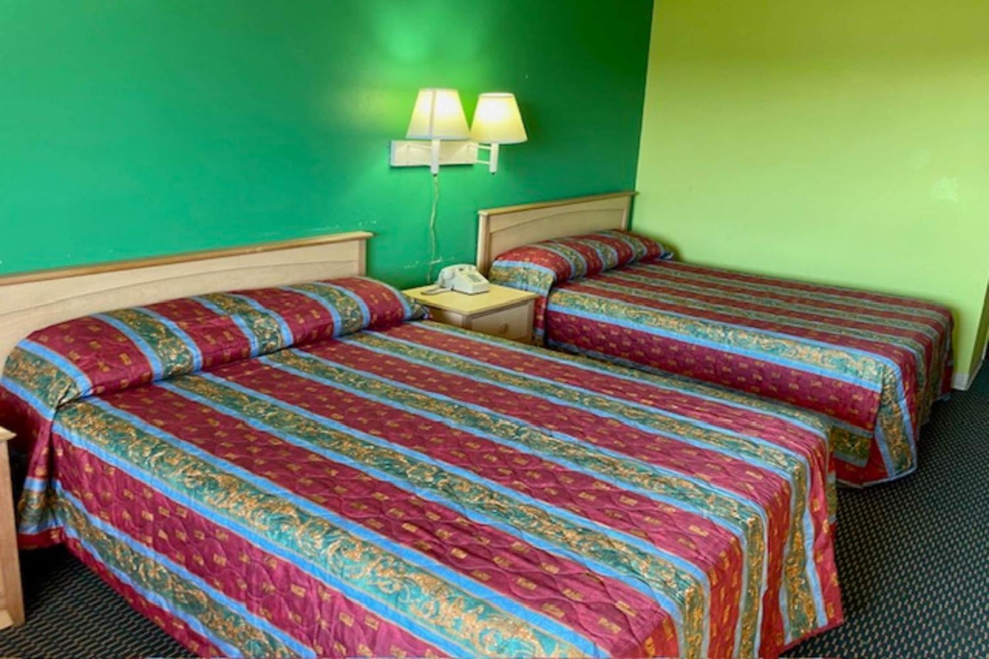 Red Carpet Inn & Suites Lima -Listing Partner ภายนอก รูปภาพ